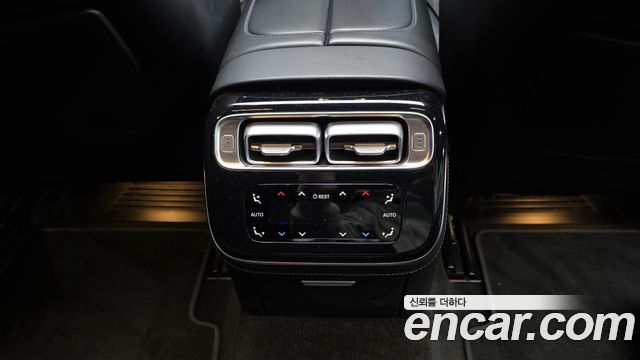 Mercedes-Benz S-Class 2022 — photo 24