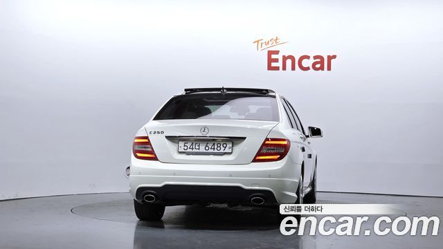 Mercedes-Benz C-Class 2012 — photo 4