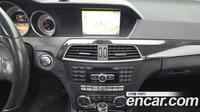 Mercedes-Benz C-Class 2012 — photo 14