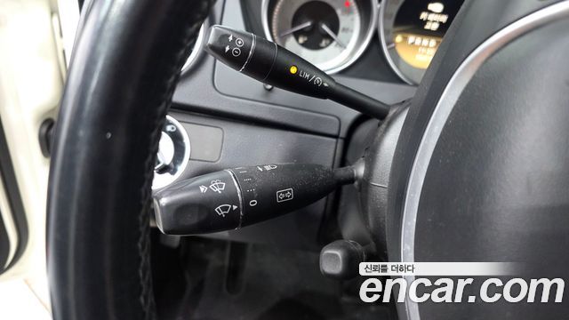 Mercedes-Benz C-Class 2012 — photo 17