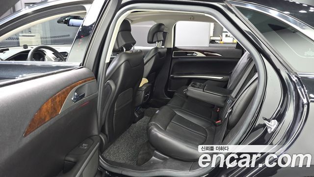 Lincoln MKZ 2014 — photo 11