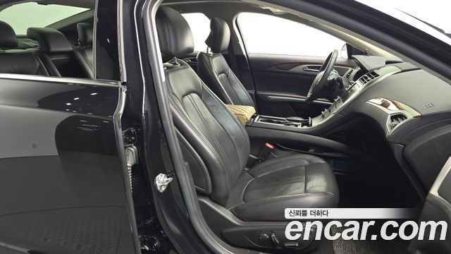 Lincoln MKZ 2014 — photo 12