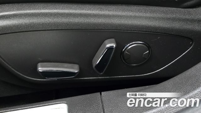 Lincoln MKZ 2014 — photo 14