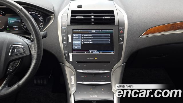 Lincoln MKZ 2014 — photo 19