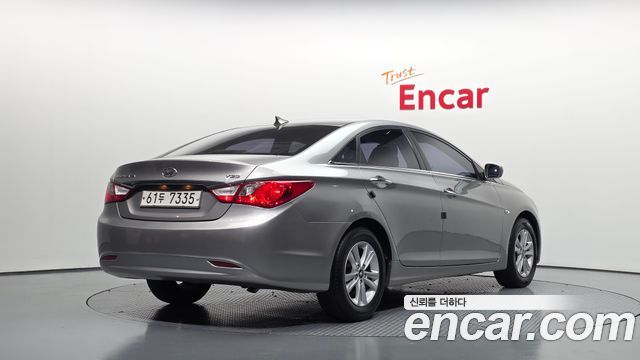 Hyundai Sonata 2010 — photo 2