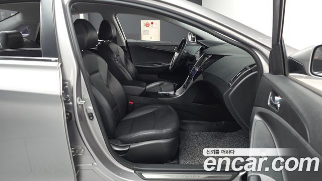 Hyundai Sonata 2010 — photo 11