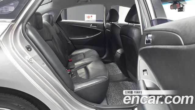 Hyundai Sonata 2010 — photo 12