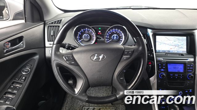 Hyundai Sonata 2010 — photo 13