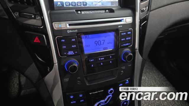 Hyundai Sonata 2010 — photo 16