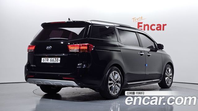 Kia Canival 2015 — photo 2