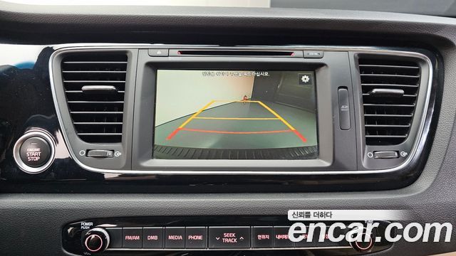 Kia Canival 2015 — photo 21