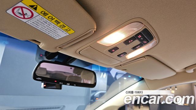 Kia Canival 2015 — photo 22