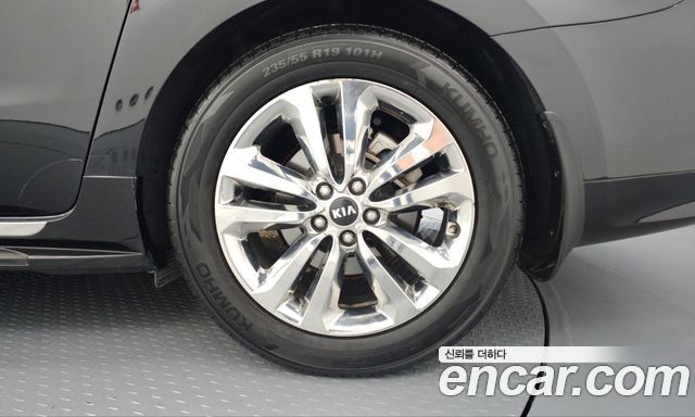 Kia Canival 2015 — photo 7