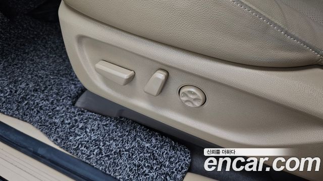 Kia Canival 2015 — photo 27