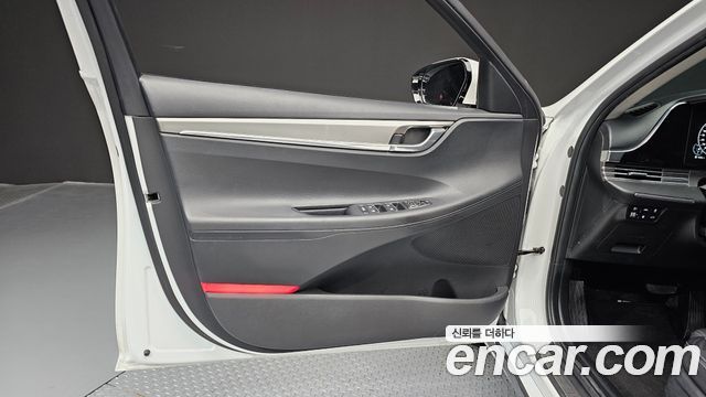 Hyundai Grandeur 2023 — photo 14