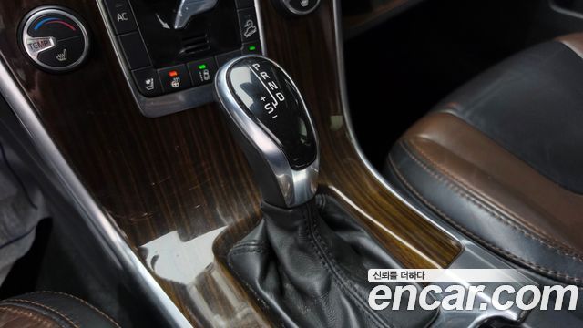 Volvo XC60 2014 — photo 9