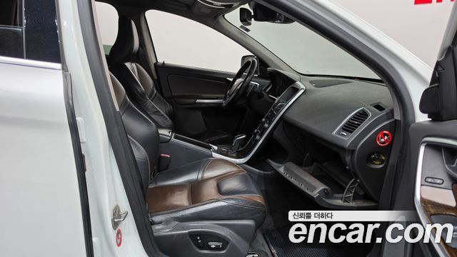 Volvo XC60 2014 — photo 11