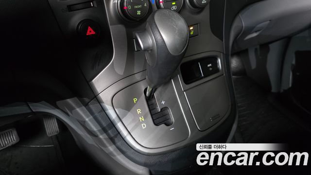 Hyundai Starex 2010 — photo 9