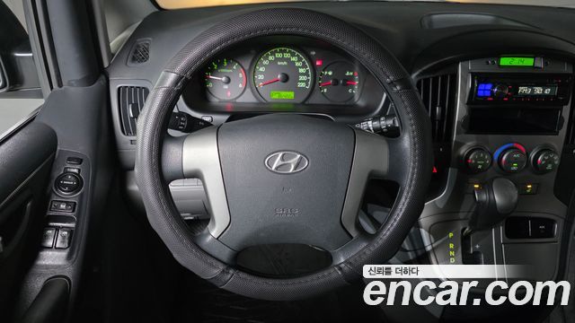 Hyundai Starex 2010 — photo 13