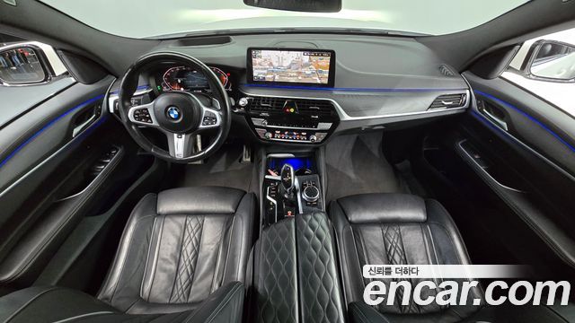 BMW Gran Turismo 2022 — photo 7