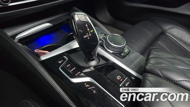 BMW Gran Turismo 2022 — photo 9