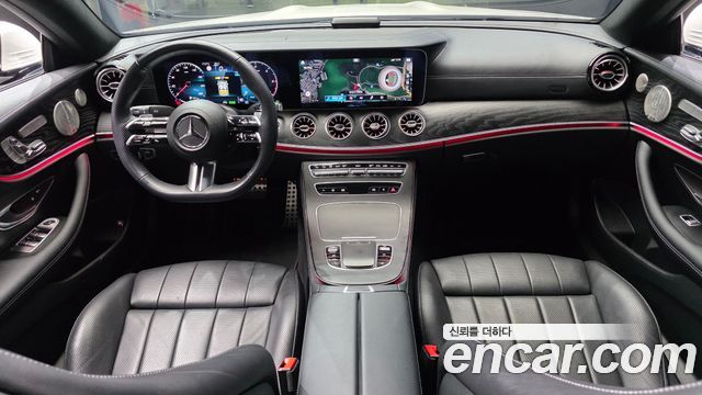 Mercedes-Benz E-Class 2023 — photo 7