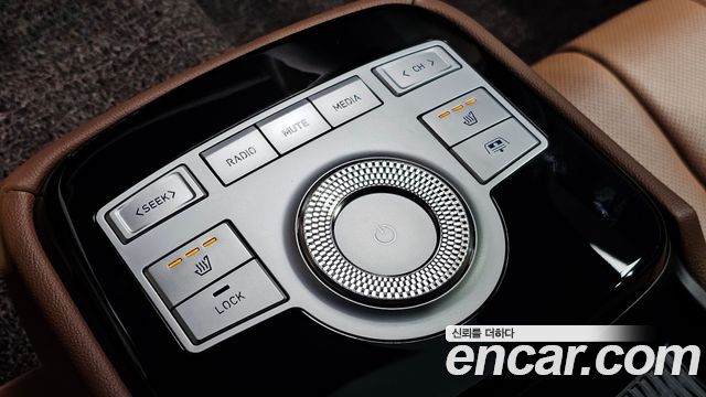Genesis G80 2022 — photo 35
