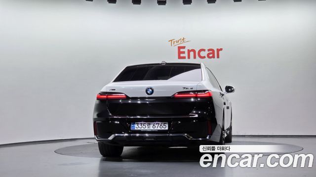 BMW 7-Series 2024 — photo 4