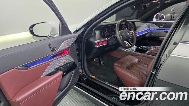 BMW 7-Series 2024 — photo 10