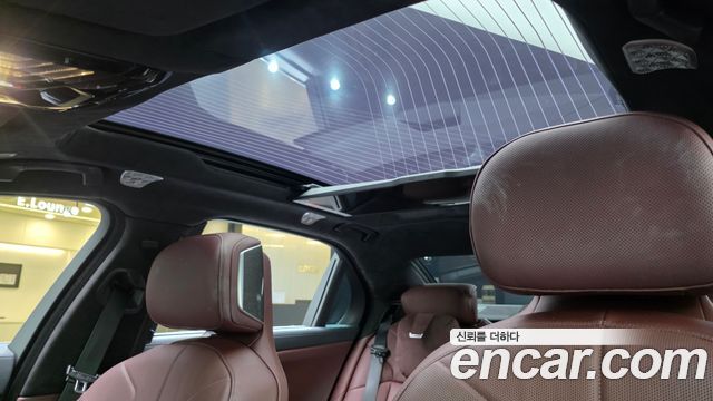 BMW 7-Series 2024 — photo 18