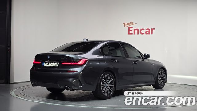 BMW 3-Series 2021 — photo 2