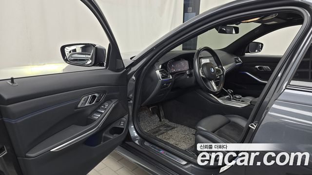 BMW 3-Series 2021 — photo 10