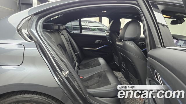BMW 3-Series 2021 — photo 12