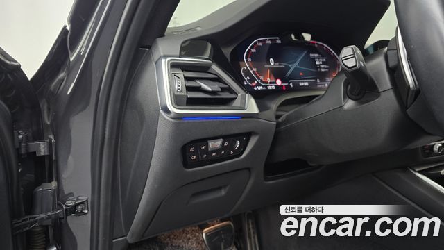 BMW 3-Series 2021 — photo 16