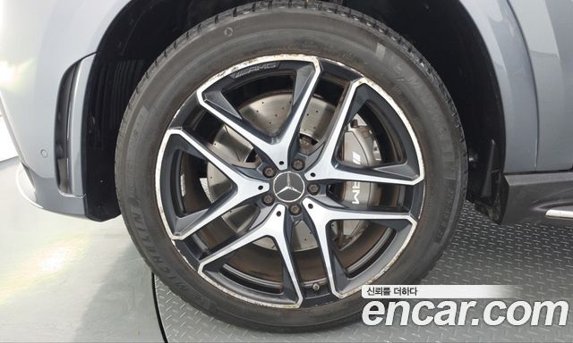Mercedes-Benz GLE-Class 2021 — photo 5