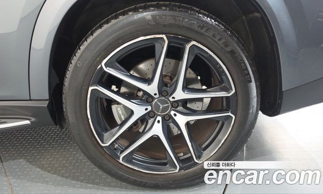 Mercedes-Benz GLE-Class 2021 — photo 7