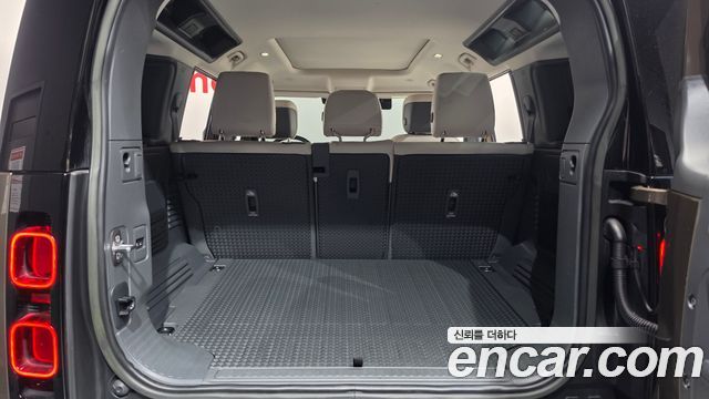 Land Rover Defender 2023 — photo 20