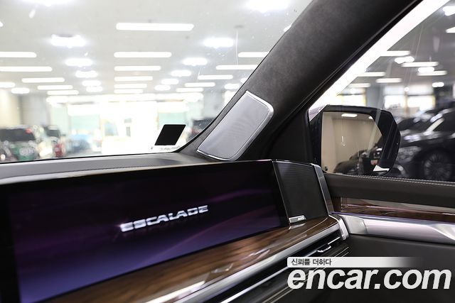 Cadillac Escalade 2025 — photo 12