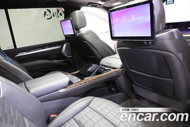 Cadillac Escalade 2025 — photo 13