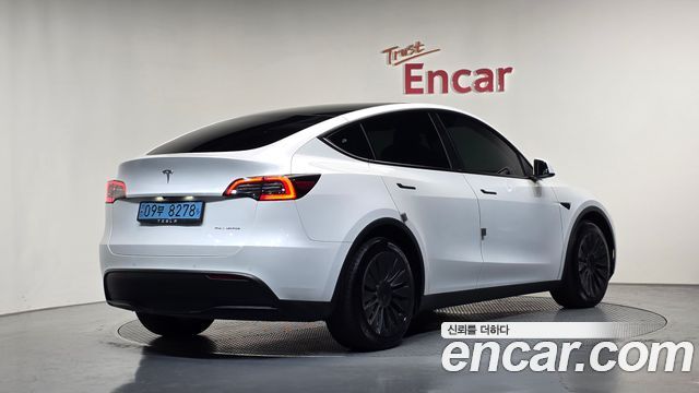 Tesla Model Y 2021 — photo 2
