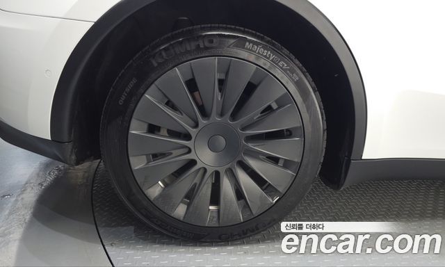 Tesla Model Y 2021 — photo 5