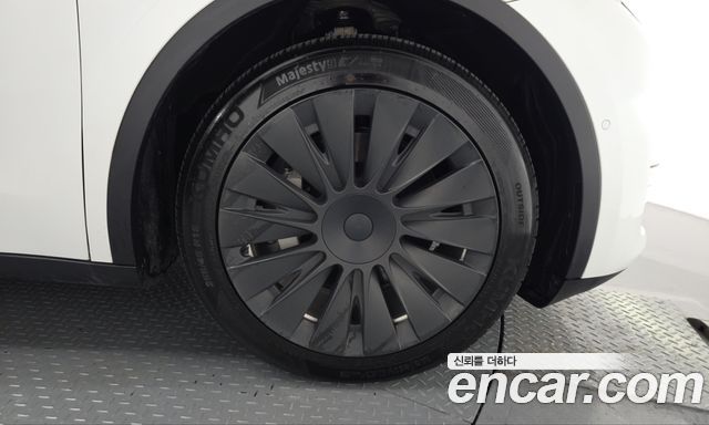 Tesla Model Y 2021 — photo 7