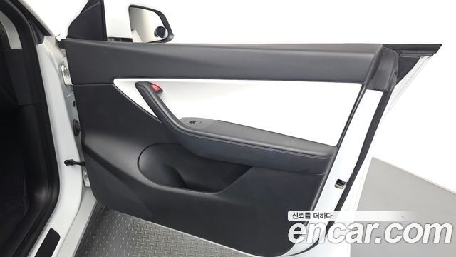 Tesla Model Y 2021 — photo 14