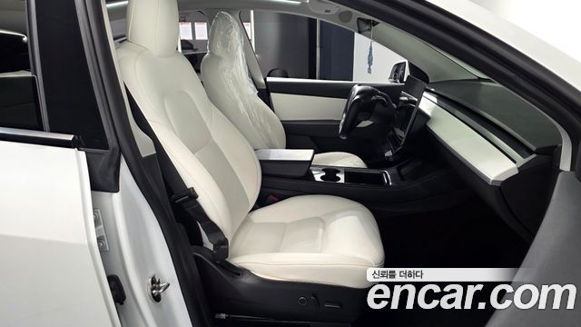 Tesla Model Y 2021 — photo 16
