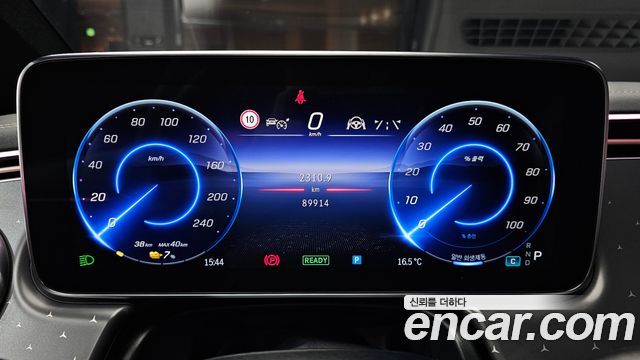 Mercedes-Benz EQE 2022 — photo 11