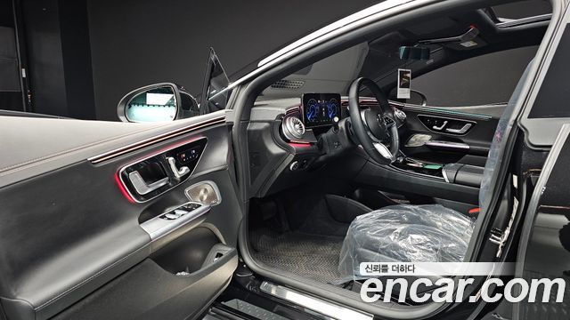 Mercedes-Benz EQE 2022 — photo 13