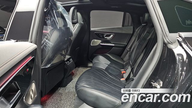 Mercedes-Benz EQE 2022 — photo 18