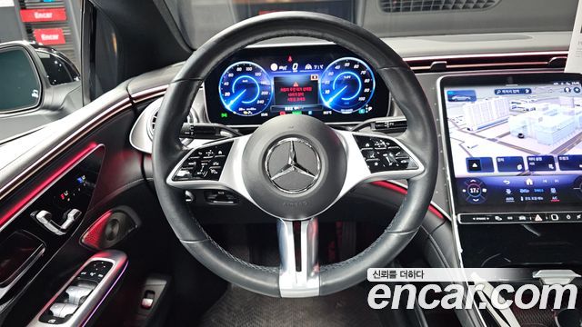 Mercedes-Benz EQE 2022 — photo 19