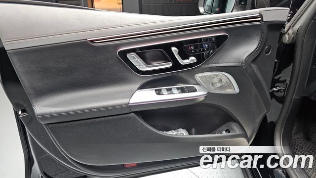 Mercedes-Benz EQE 2022 — photo 14