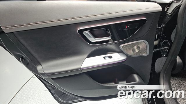 Mercedes-Benz EQE 2022 — photo 15
